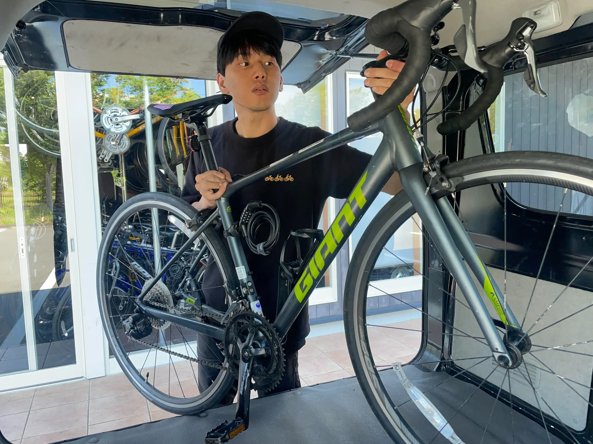 スタッフによる自転車点検